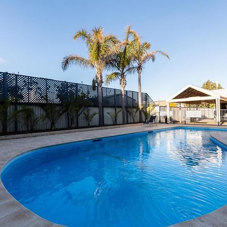 Sails Geraldton Accommodation Экстерьер фото