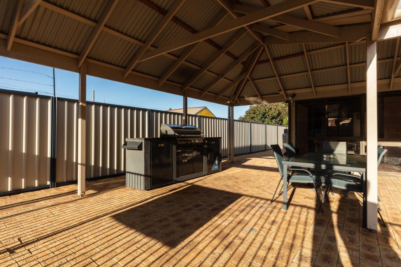 Sails Geraldton Accommodation Экстерьер фото